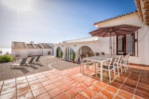 Beachside Villa by Playa de La Duquesa, Manilva, Costa del Sol