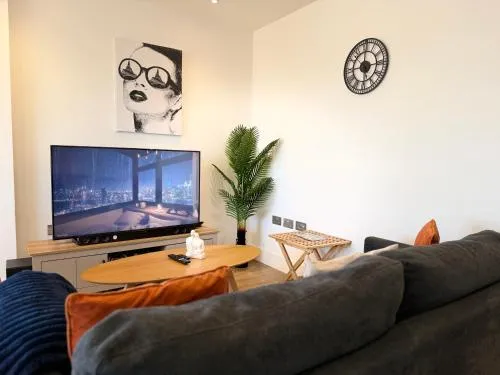 Prestige City Apartment with Magnificent City Views photo 25