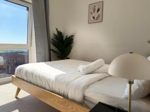 Prestige City Apartment with Magnificent City Views photo 13
