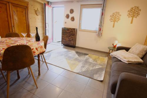 Appartement bien-être pour deux avec sauna privatif et piscine naturelle - Le Domaine des Fleurs Gérardmer