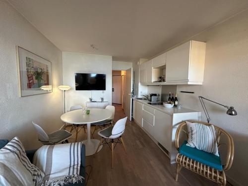 Panoramic Sea-View Duplex, 2 Terraces & Pool, Walk to Beach