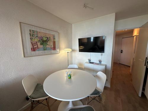 Panoramic Sea-View Duplex, 2 Terraces & Pool, Walk to Beach