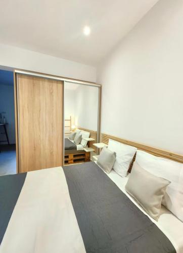 Archo's 2 Smart location, Private parking