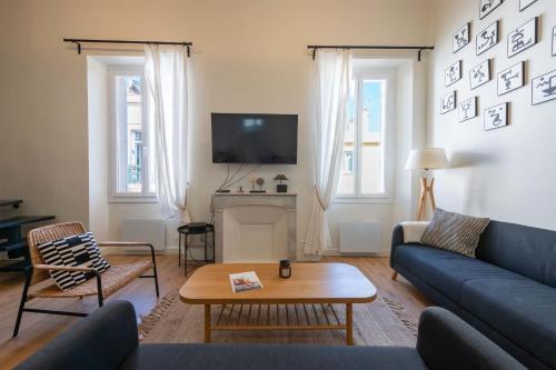 RARE ! Stylish duplex in the heart of downtown Cannes