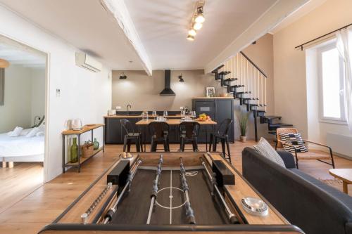 RARE ! Stylish duplex in the heart of downtown Cannes
