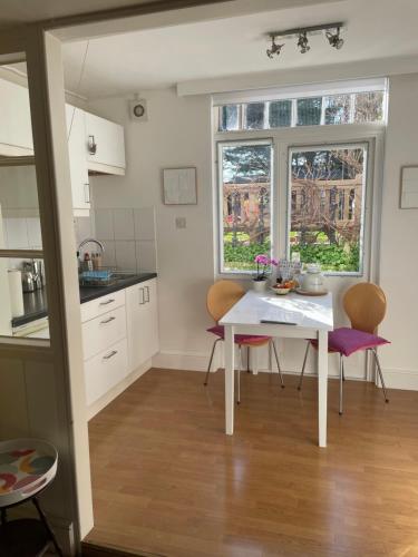 Spacious comfortable flat with free parking in East Finchley, Muswell Hill & close to Alexandra Palace photo 15