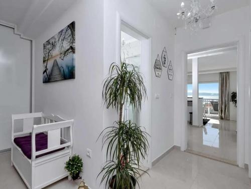 Novi moderan stan s pogledom na more- Makarska