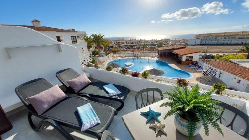 Grazioso appartamento piscina e vista mare SC770