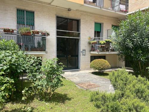 Two-room apartment in Milan near the subway