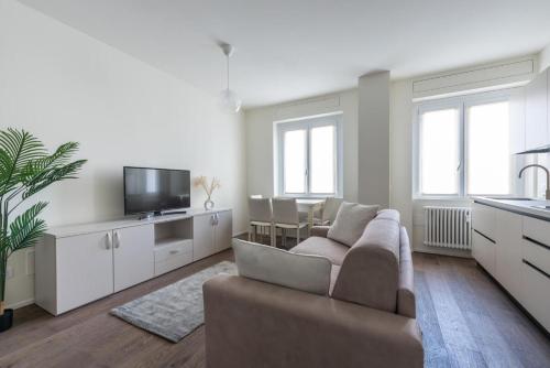 StayEasy Santa Sofia 8-C - Duomo 2BR Design Flat