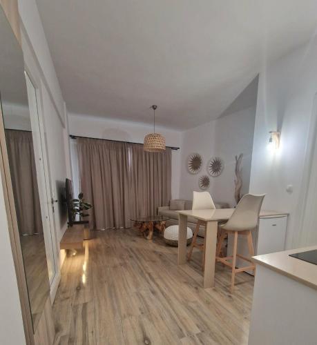 EM Luxury House Syros