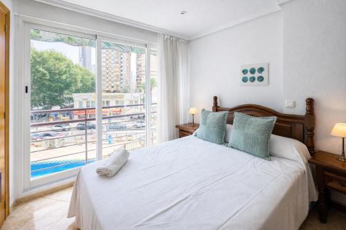 Apartment near Levante Beach with Pool & Parking