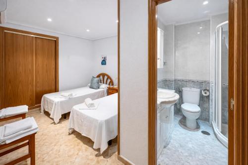 Apartment near Levante Beach with Pool & Parking