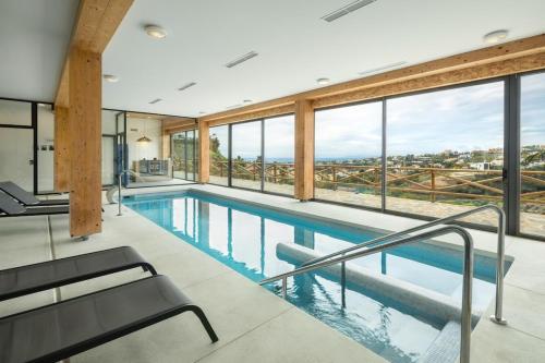 Paraiso Pueblo Penthouse - Rooftop Views & Garage