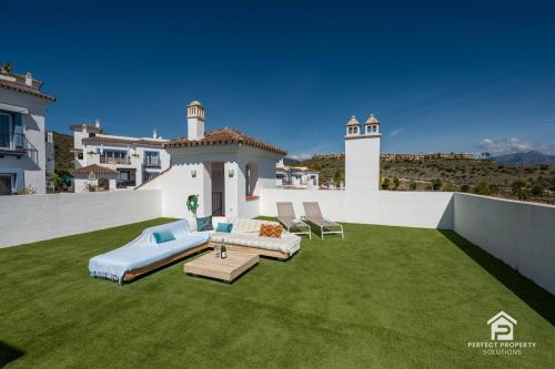 Paraiso Pueblo Penthouse - Rooftop Views & Garage