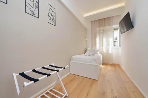 Clarino Home - Modern & Bright with Balcony by Hostand