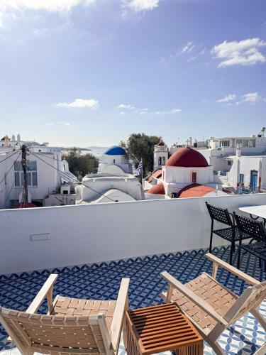 Voulas Sunset View Downtown Apartment by Mykonos Eight