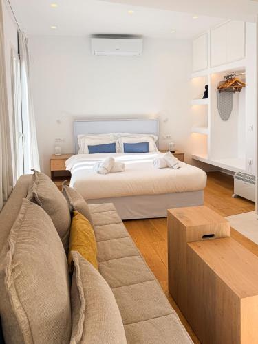 Voulas Sunset View Downtown Apartment by Mykonos Eight