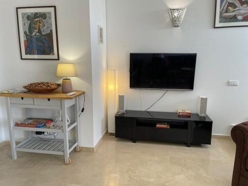Duquesa Fairways Penthouse - Sea- & Mountain View