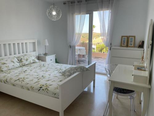 Duquesa Fairways Penthouse - Sea- & Mountain View