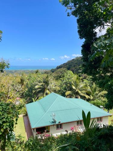 Bel Ti case dans la verdure hauteurs de Deshaies