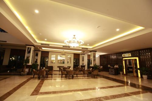 Lobby/Rezeption in der Unterkunft Muong Thanh Holiday Con Cuong