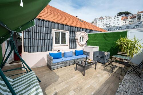 2-Bedroom 2 double bed 1 sofa bed Apartment with Open Terrace in Central Lisbon