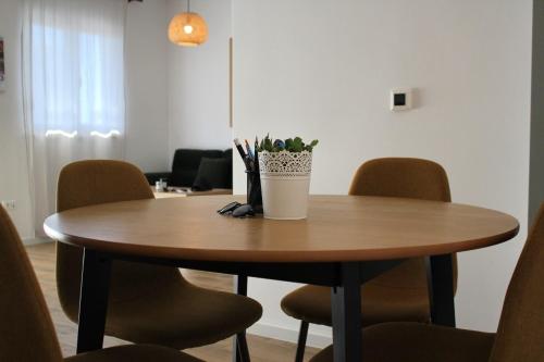 Apartments with parking space Makarska - 25390