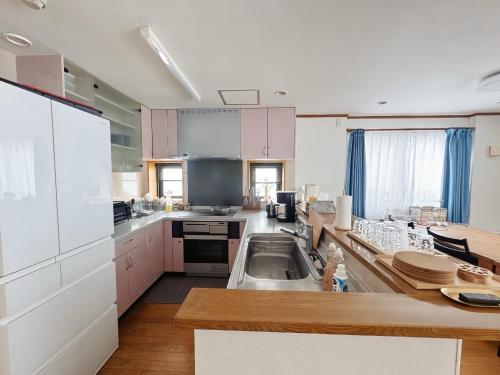 Oversized space for families free parking 2cars