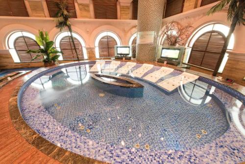 Bazén v ubytování Xian heng Hotel nebo v jeho okolí