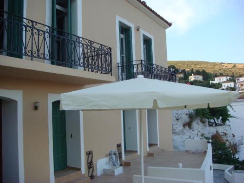 Μπαλκόνι ή βεράντα στο KARMI Apartments Stenies Andros