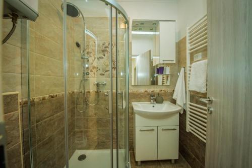 Ένα μπάνιο στο Apartmani Marin