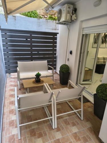 ThessVibe Home