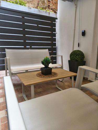 ThessVibe Home