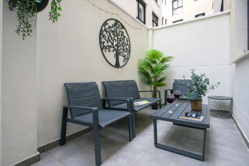 -MalagaSunApts- Jinetes Chil Pool & Park2