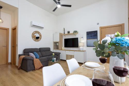 -MalagaSunApts- Jinetes Chil Pool & Park2