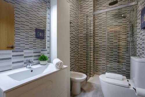 -MalagaSunApts- Jinetes Chil Pool & Park2