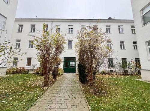 Central Garden Apartments
