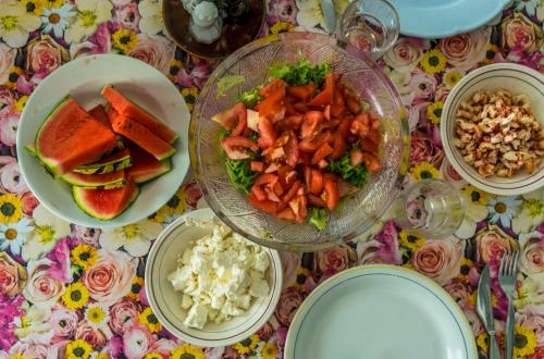 Makanan di atau berdekatan motel