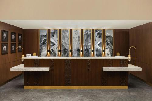 Foto de la galeria de Orange Megastructure a Surat