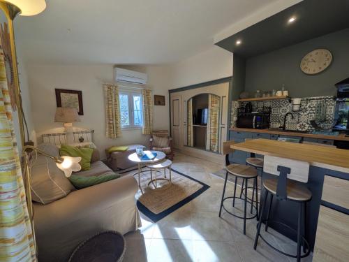 Maisonnette de L'Amandari - appartement indépendant, climatisation, terrasse, piscine