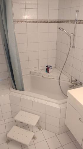 Central 4, pretty two room apartment, free bus, city tax included