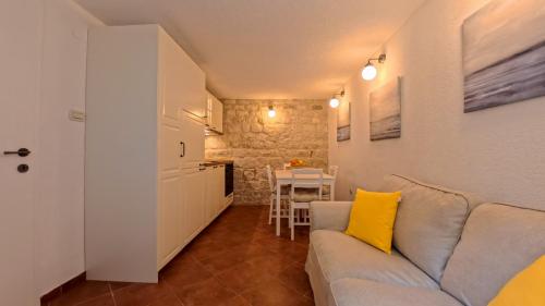 Old Town Stay by Ivo