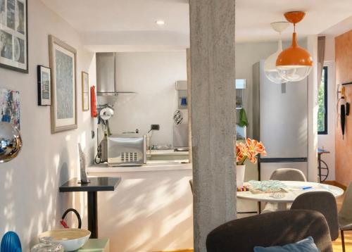 VATICAN GLAMOROUS at Passeggiata del gelsomino - FREE Parking, 4 Guests, Central Rome
