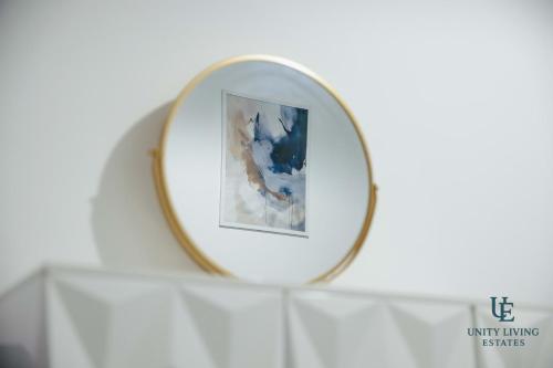 The Royal Suite 1BR Apartment Near Etihad Stadium & Coop Live photo 14