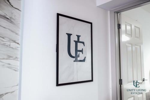 The Royal Suite 1BR Apartment Near Etihad Stadium & Coop Live photo 9