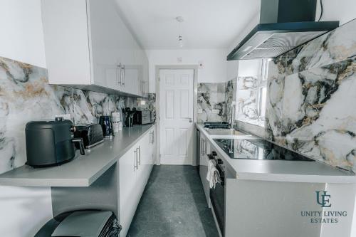 The Royal Suite 1BR Apartment Near Etihad Stadium & Coop Live photo 19