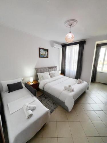 Llit o llits en una habitació de Deir Apartment