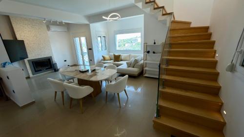 House with three bedrooms and a pool near the Knossos