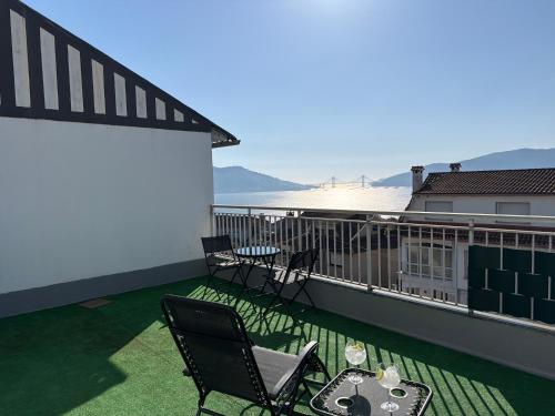 Casa VOL - Piso 2 Terraza con vistas a la Ría, Camino Portugués